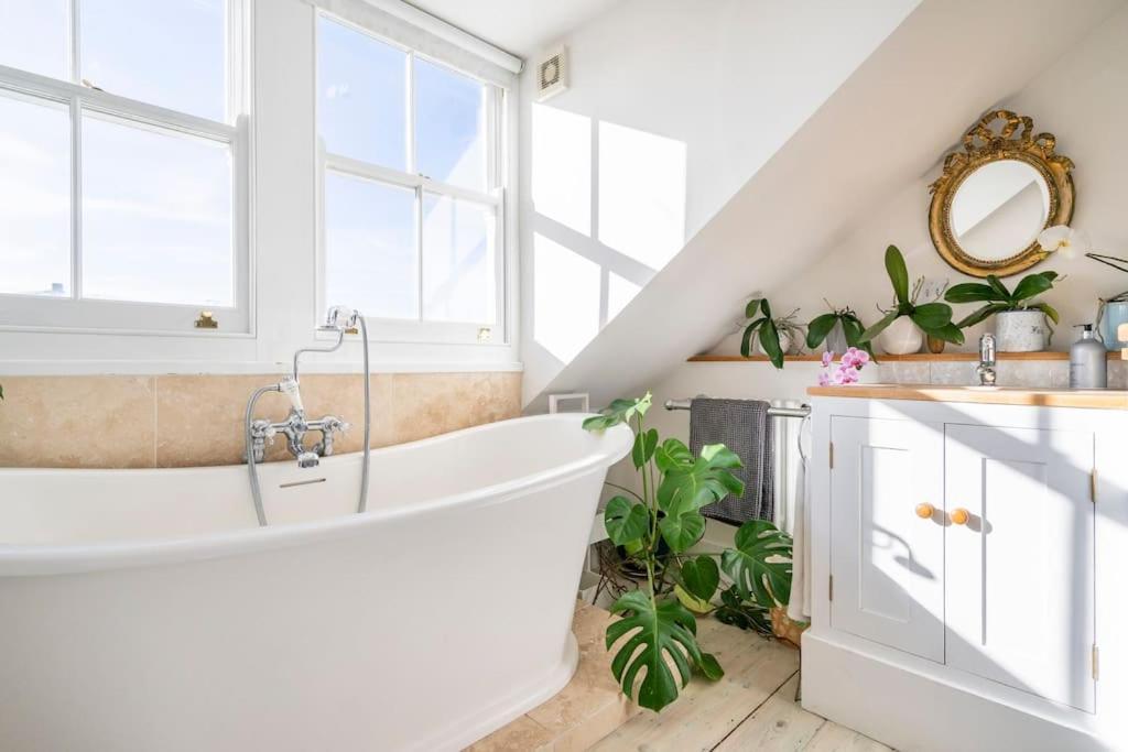 Boat House, Relax In A Whitstable Fisherman'S Cottage Exterior foto