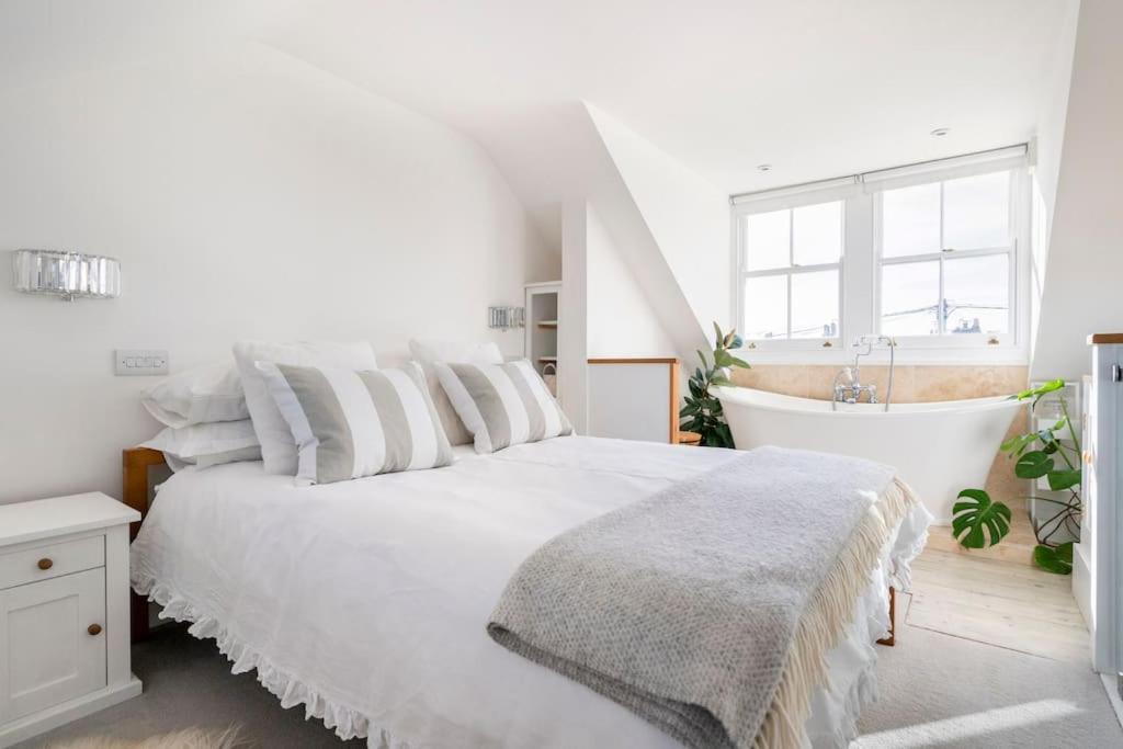 Boat House, Relax In A Whitstable Fisherman'S Cottage Exterior foto